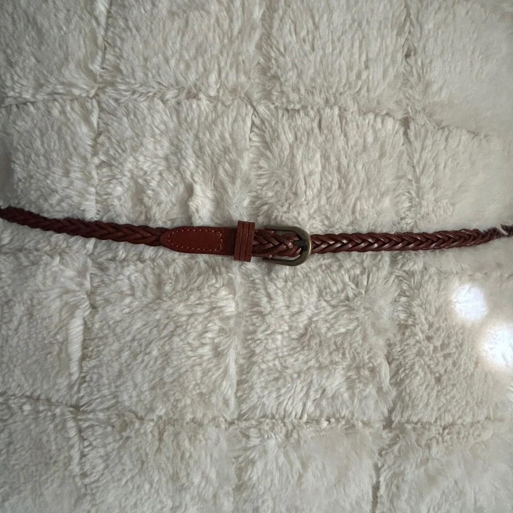 Braided Leather Belt with Brass Buckle - Picture 8 of 9